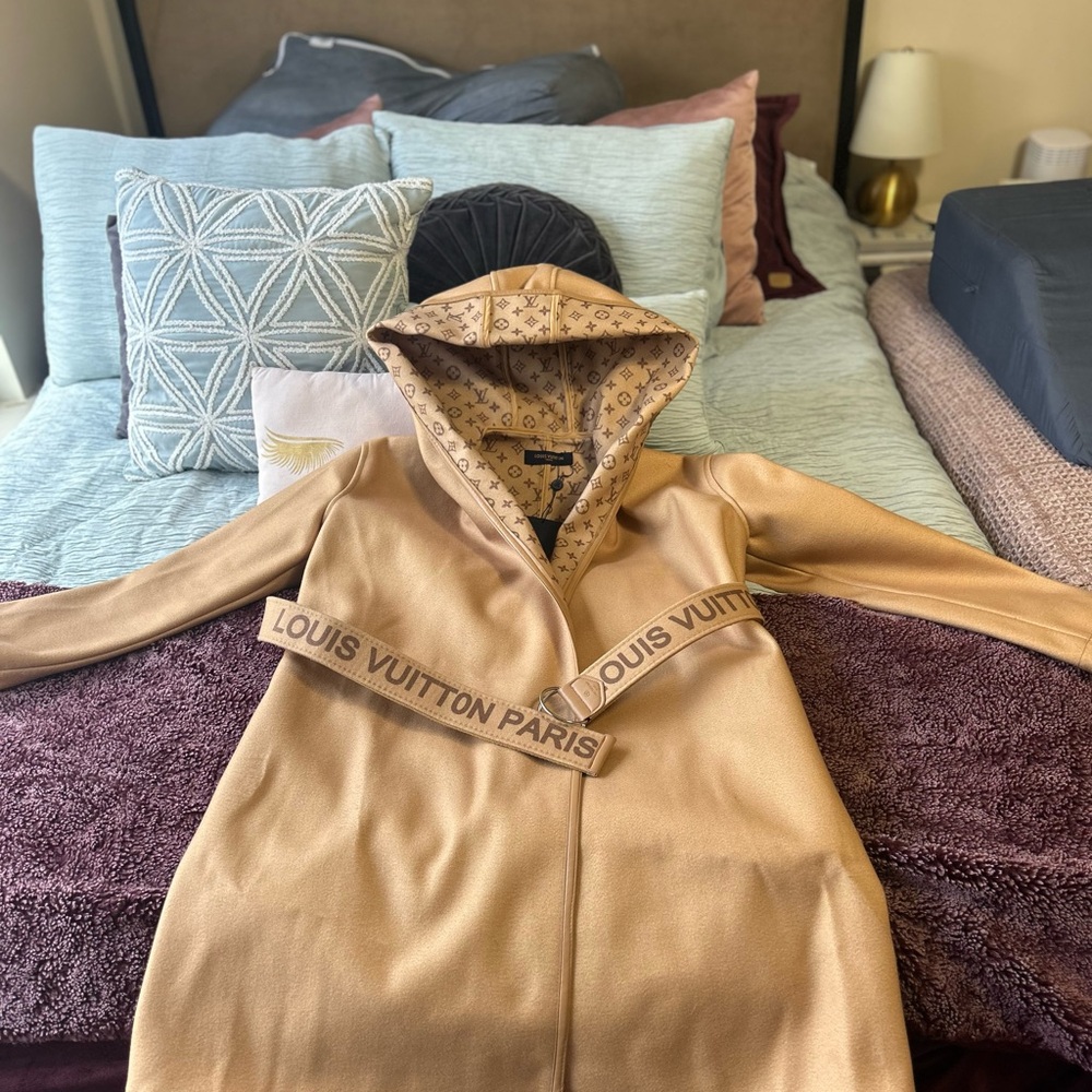 RARE Louis Vuitton Tan Monogram Hooded Trench Coat